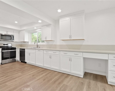 8007 E Goldenrod - Photo Thumbnail 5