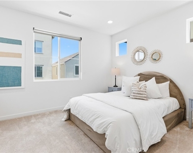 441 Potter Way - Photo Thumbnail 20