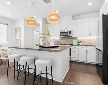 441 Potter Way - Photo Thumbnail 1