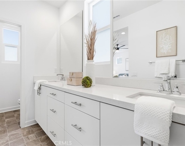 441 Potter Way - Photo Thumbnail 15