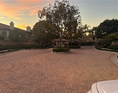 449 Ridgeway - Photo Thumbnail 16