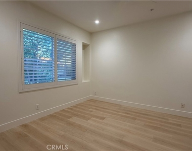 449 Ridgeway - Photo Thumbnail 6
