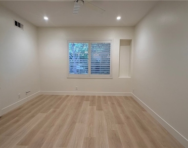 449 Ridgeway - Photo Thumbnail 7