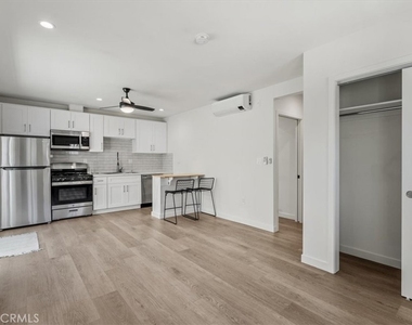 602 Douglas Street - Photo Thumbnail 9