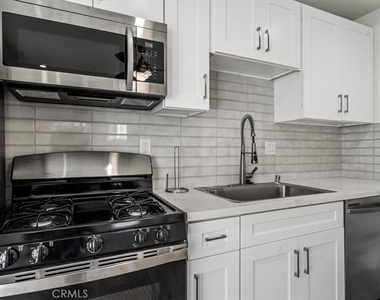 602 Douglas Street - Photo Thumbnail 11