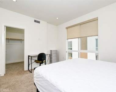 1814 E 1st Street - Photo Thumbnail 1