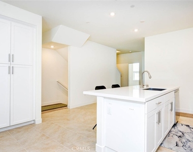 1814 E 1st Street - Photo Thumbnail 10