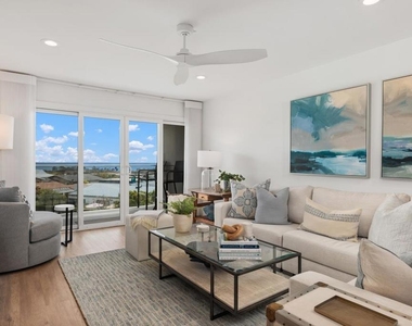 640 W Solana Circle - Photo Thumbnail 1