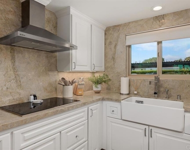 640 W Solana Circle - Photo Thumbnail 5