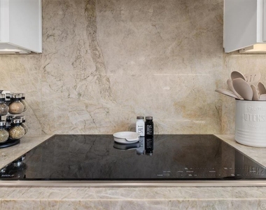 640 W Solana Circle - Photo Thumbnail 7