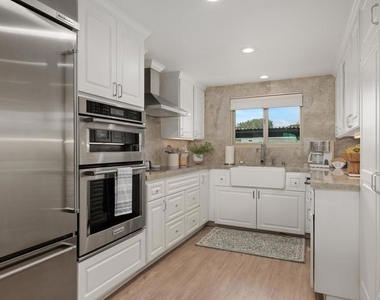 640 W Solana Circle - Photo Thumbnail 4