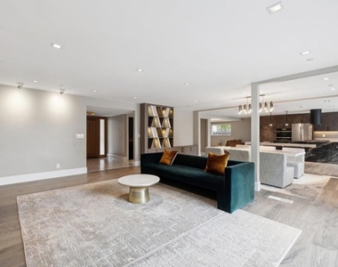 1818 Loyola Drive - Photo Thumbnail 7