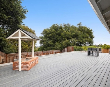 1818 Loyola Drive - Photo Thumbnail 17