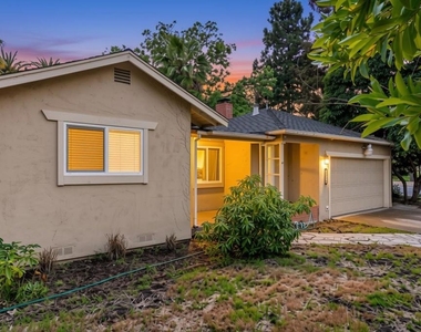 101 Sleeper Avenue - Photo Thumbnail 2