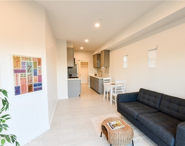 15814 S Vermont Avenue - Photo Thumbnail 3