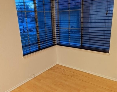 808 Atchison - Photo Thumbnail 3