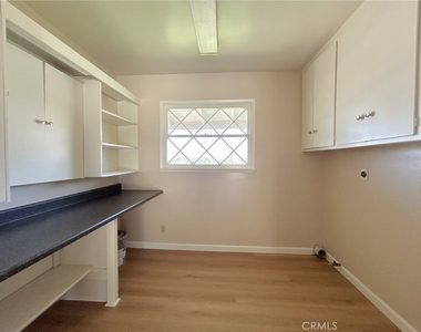 238 E Sunset Avenue N - Photo Thumbnail 9
