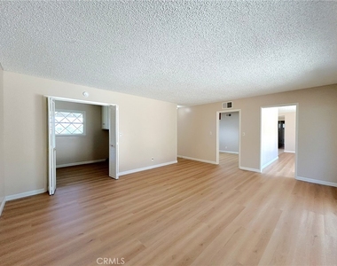 238 E Sunset Avenue N - Photo Thumbnail 8