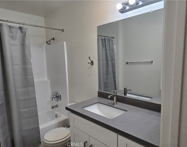 330 Cameron Place - Photo Thumbnail 12