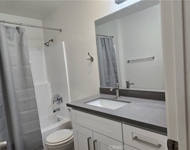 330 Cameron Place - Photo Thumbnail 13