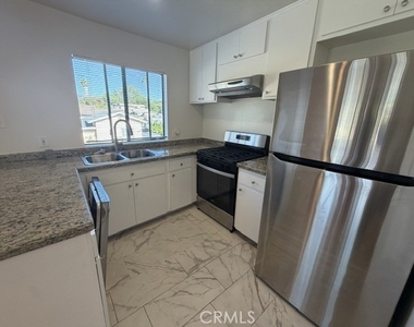 9961 Marcus Avenue - Photo Thumbnail 2