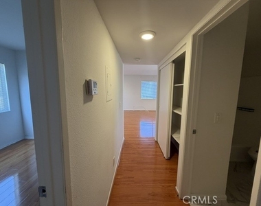 9961 Marcus Avenue - Photo Thumbnail 14