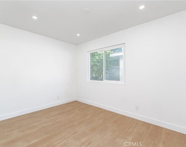 230 Pepper Street - Photo Thumbnail 12