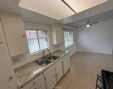 254 W Grove Street - Photo Thumbnail 8