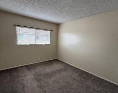 254 W Grove Street - Photo Thumbnail 16