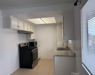 254 W Grove Street - Photo Thumbnail 10