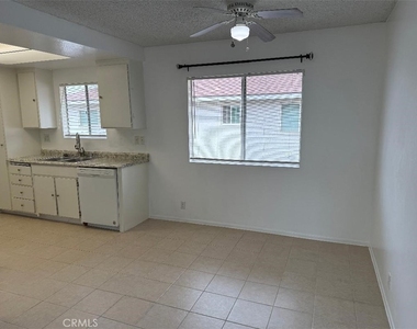 254 W Grove Street - Photo Thumbnail 11