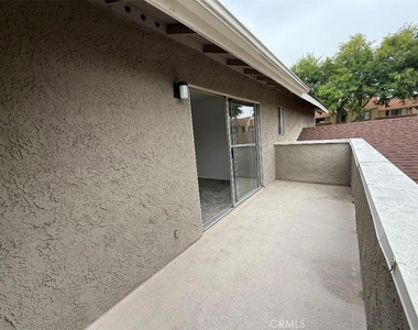 254 W Grove Street - Photo Thumbnail 20