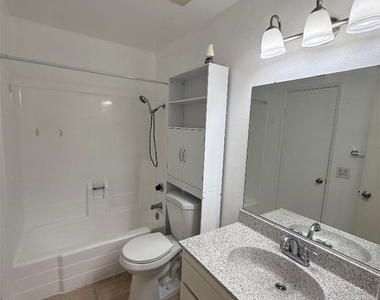 254 W Grove Street - Photo Thumbnail 17
