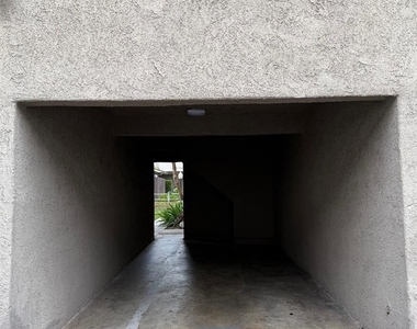 254 W Grove Street - Photo Thumbnail 23
