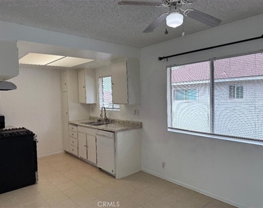 254 W Grove Street - Photo Thumbnail 9