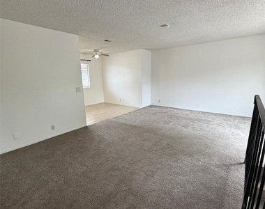 254 W Grove Street - Photo Thumbnail 6