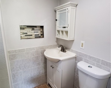 806 1/2 W Bagnall Street - Photo Thumbnail 6