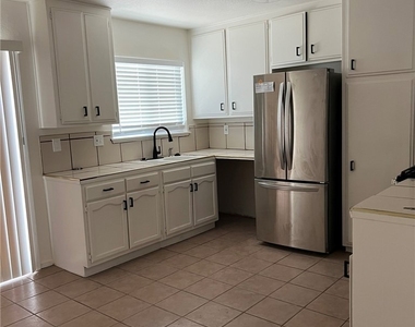 37920 Grand View Avenue - Photo Thumbnail 3