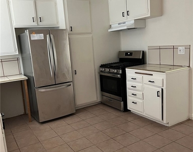 37920 Grand View Avenue - Photo Thumbnail 4