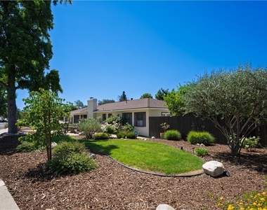 668 W 12th - Photo Thumbnail 4