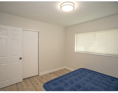 496 W 48th - Photo Thumbnail 17