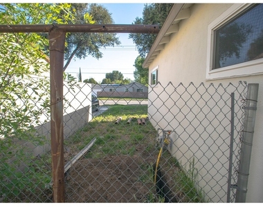 496 W 48th - Photo Thumbnail 24