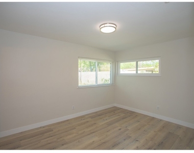 496 W 48th - Photo Thumbnail 10