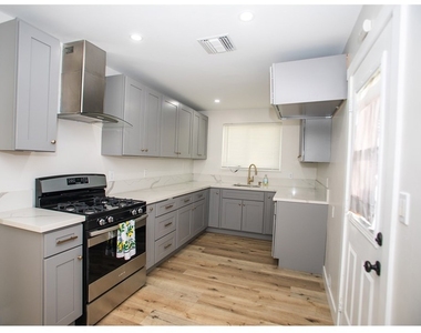 496 W 48th - Photo Thumbnail 6