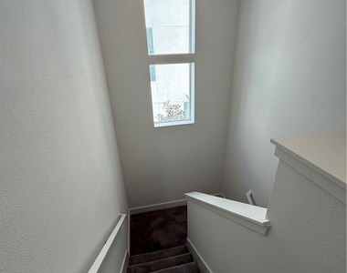 820 Aloe Pl - Photo Thumbnail 31