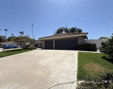 2720 Lexinton Place - Photo Thumbnail 2