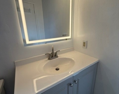 400 N Maple Drive - Photo Thumbnail 22