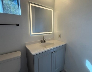 400 N Maple Drive - Photo Thumbnail 21