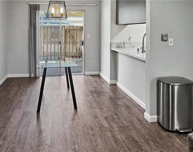 128 Castillion Terrace - Photo Thumbnail 5