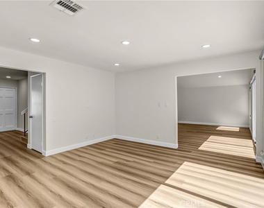 452 Vista Del Norte - Photo Thumbnail 11